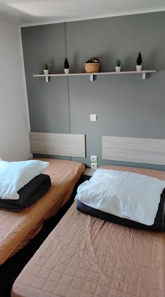 mobil home le castellas Bertrand /stehlin