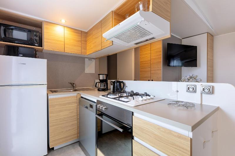Mobil home, piscine chauffée, toboggan, accès plage direct - 3 chambres 6 personnes