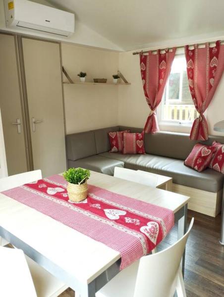 Mobil-home tout confort climatisé 6 personnes proche Europa Park, route des vins, Alsace