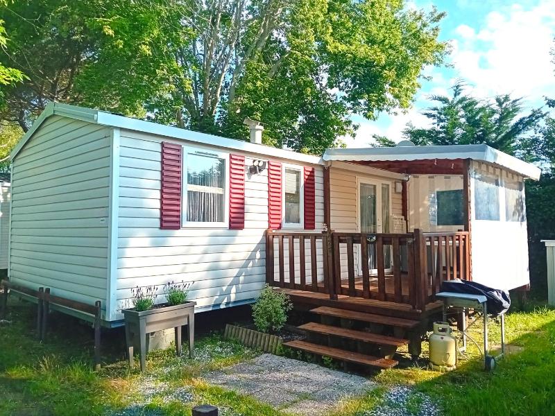 Mobil-homes proche de l'océan