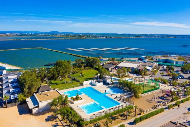 Mobile-home les pieds dans l'eau
