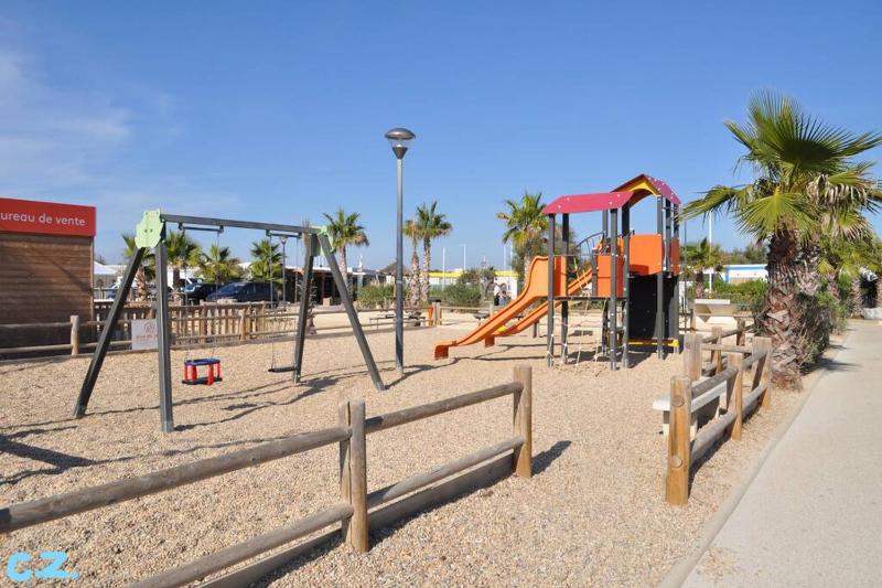 Mobile-home les pieds dans l'eau