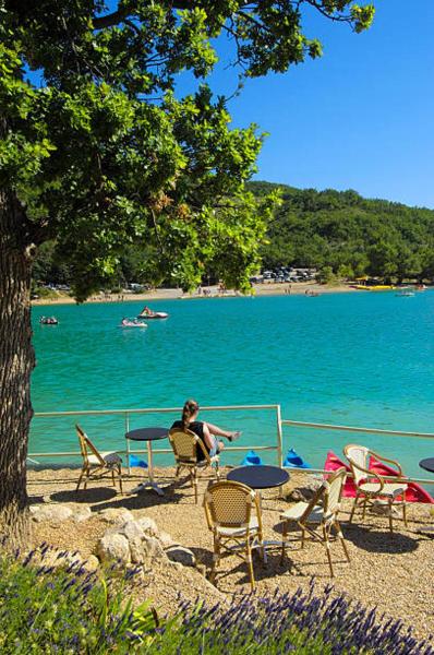 MOBILHOME 4/5 P /GORGES DU VERDON / TOUT EQUIPE / / TOUT CONFORT / REFAIT A NEUF / LAC DE STE CROIX A PROXIMITE