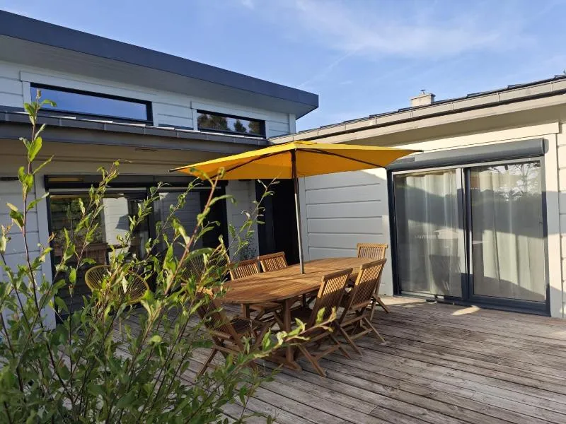 Spacieux Chalet en Bois Massif au coeur du Finistère