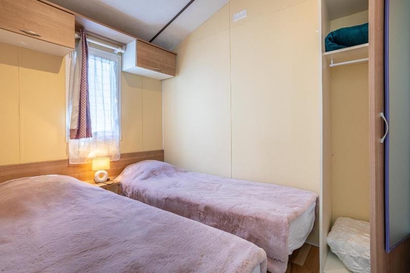 Mobilhome au calme - piscine