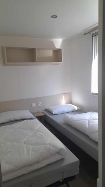 MOBILHOME EN BORD DE MER sur camping 4 étoiles