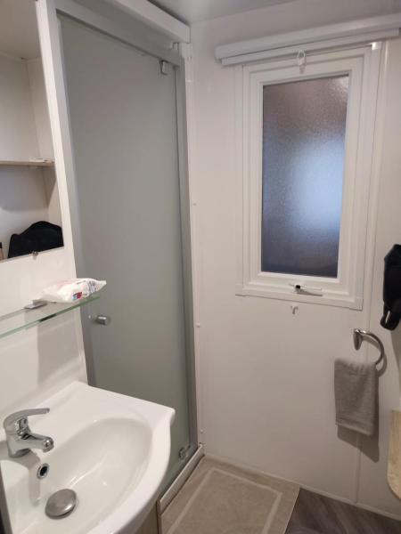 superbe mobil home 6/8 pers,clim, sans vis a vis dans camping 4* espace aquatique
