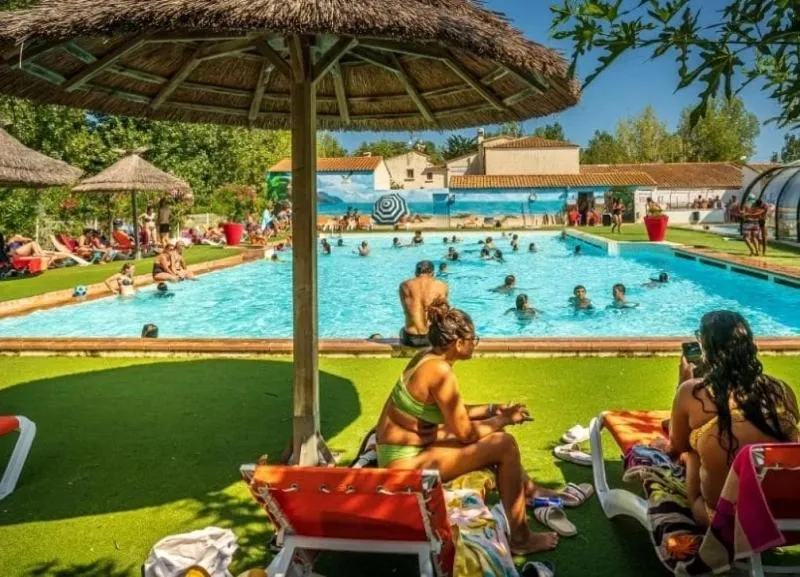 ZEcamping 4 500m plage piscine couverte animaux acceptés club enfant