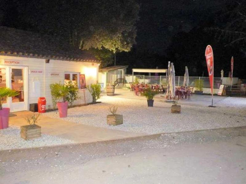 Camping 3 étoiles - Piscine - cca0ge0