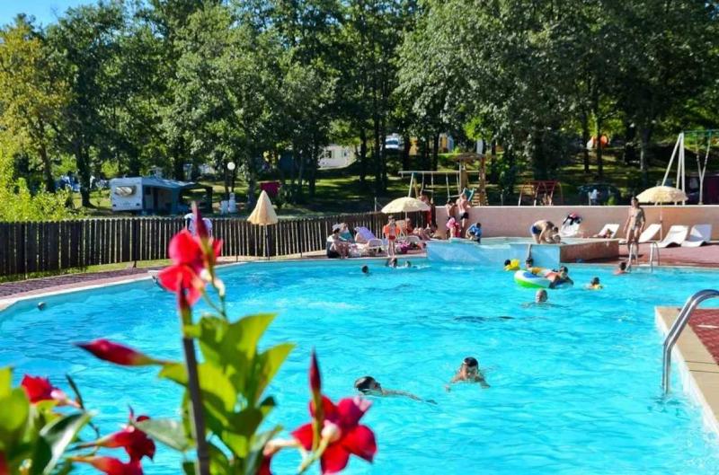 Camping 3 étoiles - Piscine - ccafgff