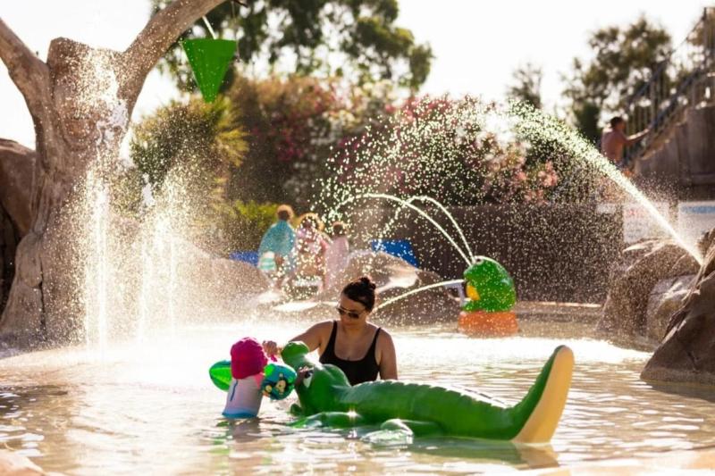 Camping 4 étoiles - Piscine - ccb0e0h
