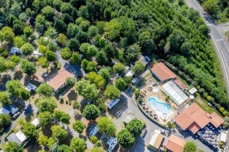 Camping 4 étoiles - Piscine - eebife