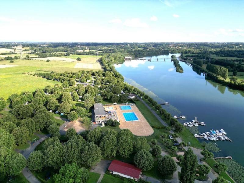 Camping De Thoissey ***