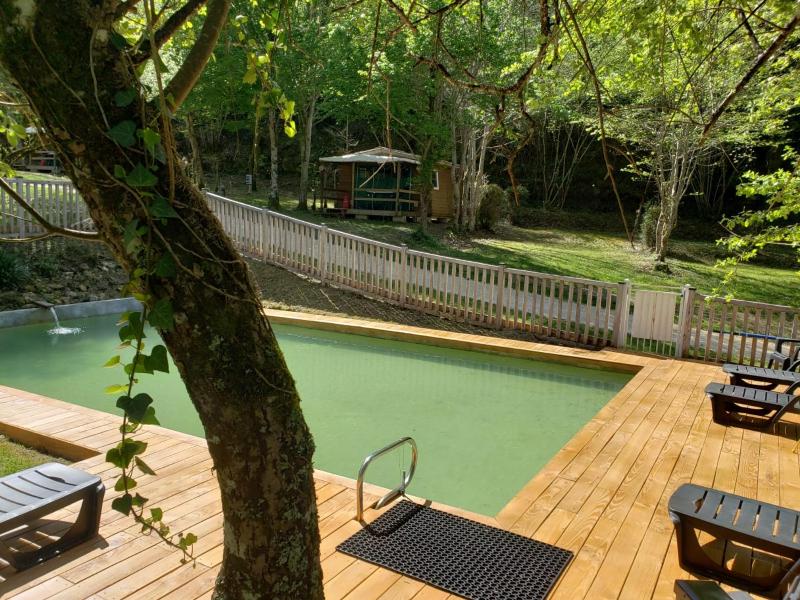 Camping EAU NATURELLE 2 étoiles Bungalow ou Tente 4 personnes dans un environnement calme et dépaysant