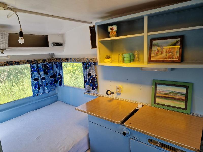 Camping La Fôret du Morvan Vintage caravan