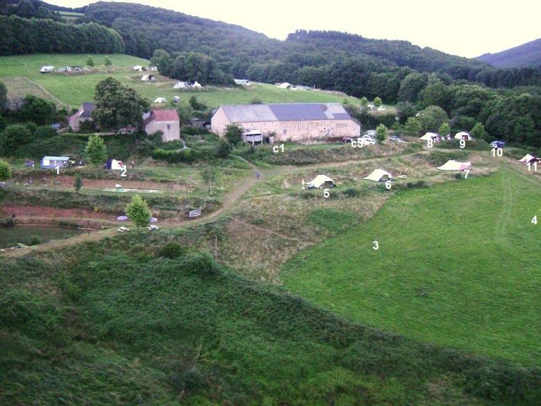 Camping La Fôret du Morvan Vintage caravan