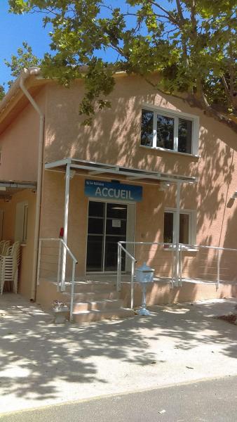 CAMPING LE NAVARRE ***