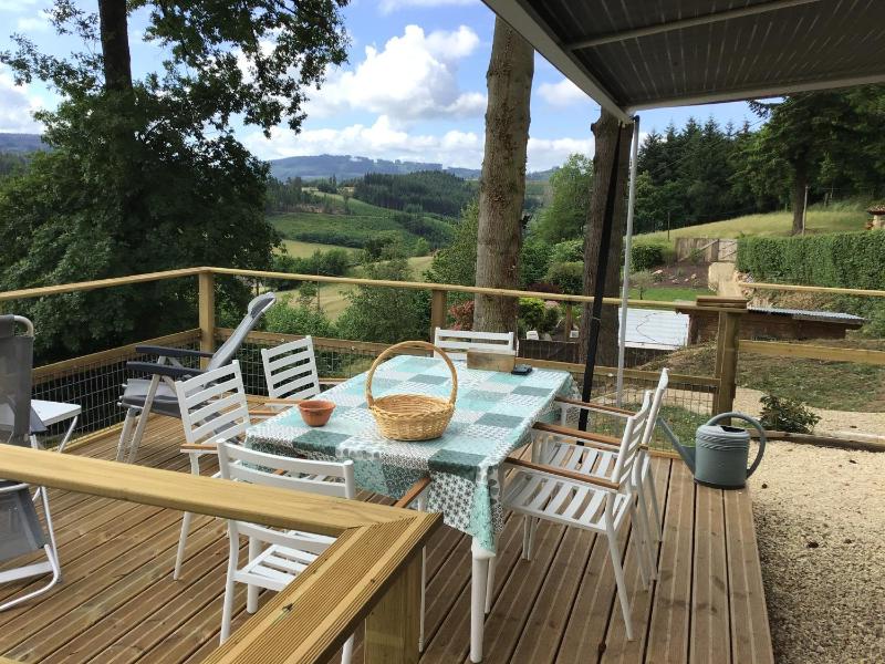 Gezellige luxe caravan met zwembad in zuid- Bourgogne