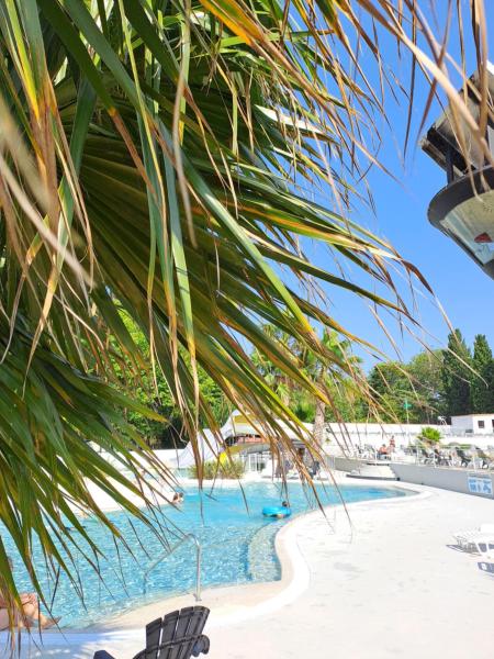 Joli Logement Climatisé 6 personnes Joli Camping à Agde