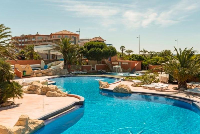 Le Lagon Rose nice bungalow Camping SIBLU le Mar Estang Canet-en-Roussilon, 2 rooms, 2 bathrooms, 2 TV, free WIFI, sheets & towels included, beach at 5 mn walk