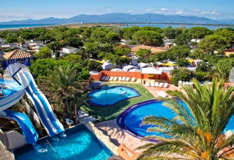 Le Lagon Rose nice bungalow Camping SIBLU le Mar Estang Canet-en-Roussilon, 2 rooms, 2 bathrooms, 2 TV, free WIFI, sheets & towels included, beach at 5 mn walk