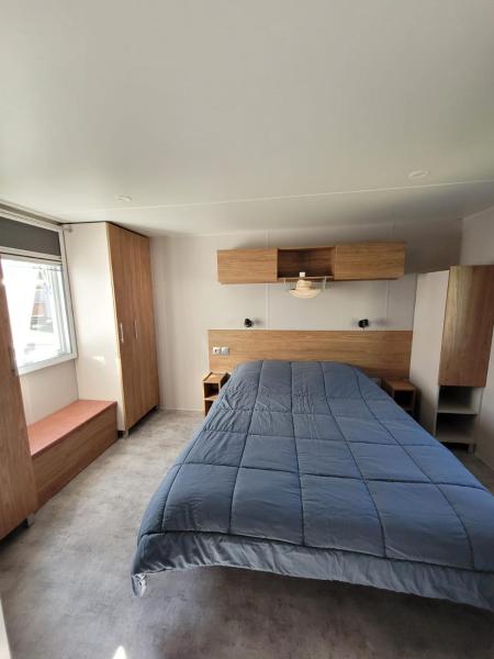 MH 170 AVENTURA 3 chambres dont une suite parentale et 2 salles de bain dans camping 4étoiles