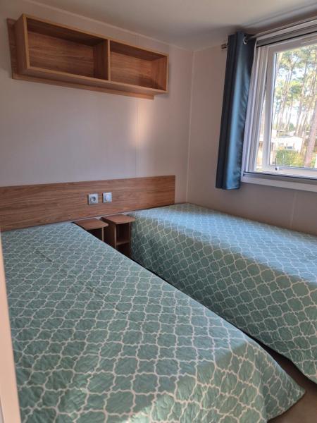 MH 201 AGREABLE et tout confort 2CH et 2sdb avec vue sur foret dans camping 4 étoiles