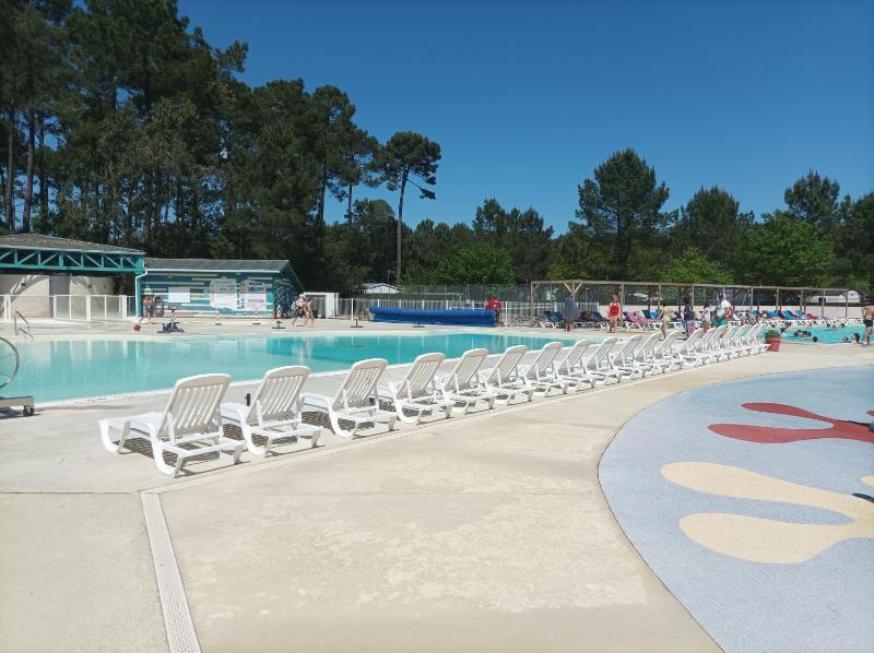 MH 477 CASITA 3 chambres 1 salle de bain dans camping 4 étoiles avec parc aquatique