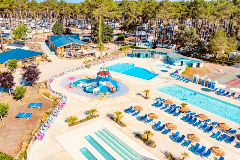 MH 515 AMIRA TOUT CONFORT 3ch et 2sdb dans camping 4étoiles avec parc aquatique