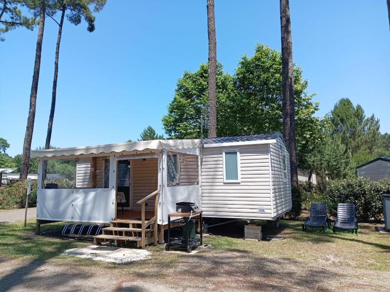 MH T007 C0C00NING 2ch et 1sdb à proximité des activités dans camping 4 étoiles