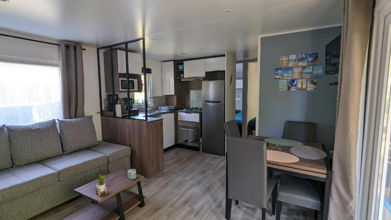 Mobil-home 40m2 au calme, plage, piscine, forêt