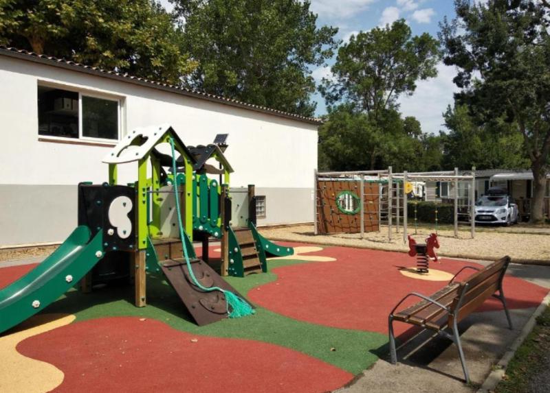 Mobil home 6 personnes confort Océan climatisé camping avec piscine Agde