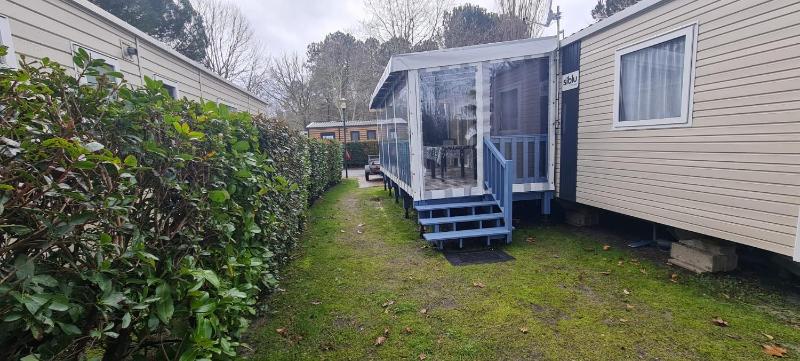 Mobil home 693 à la réserve 8 personnes avec terrasse couverte