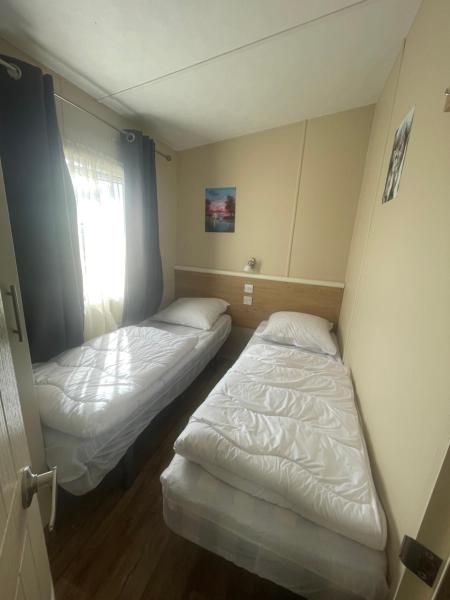 Mobil home au bord de la mer, vu sur la mer camping de la falaise à equihen plage