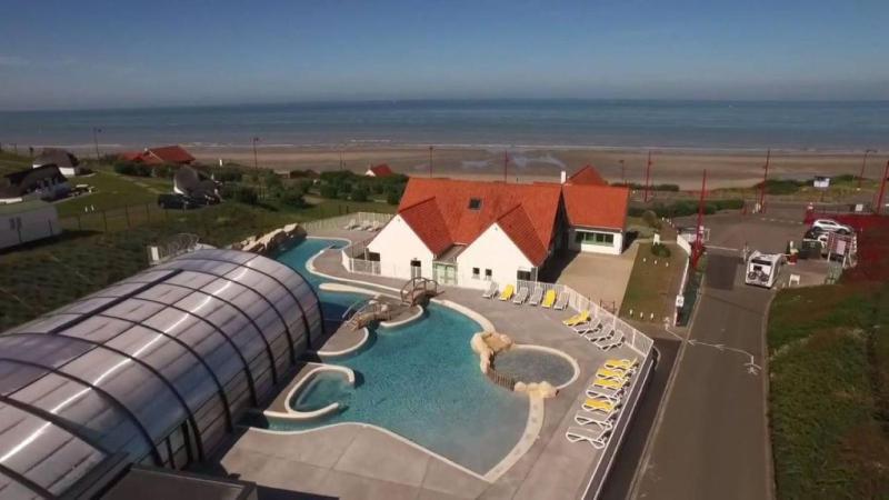 Mobil home au bord de la mer, vu sur la mer camping de la falaise à equihen plage