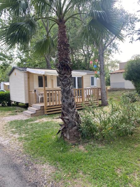 Mobil-home camping 3 étoiles 6 couchages climatisé avec piscine chauffée