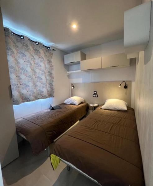 Mobil home climatisé très récent tout confort 6 personnes