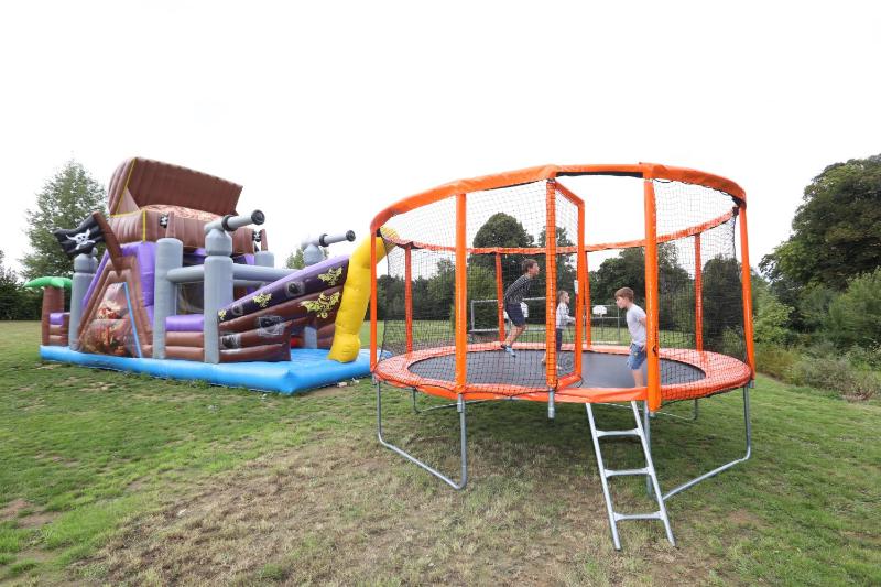 Mobil Home XXL 4 chambres - Camping Le Clos Cacheleux