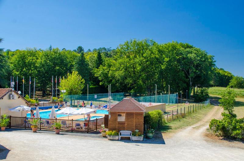 Mobil Home XXL2 4 chambres - Camping de Maillac