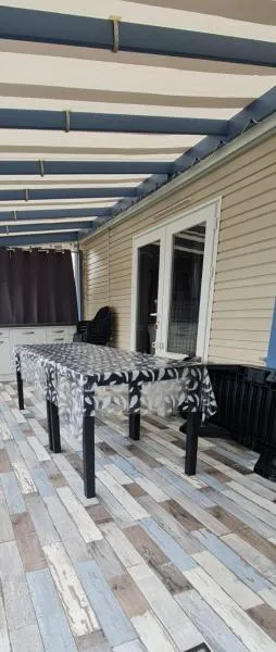 Mobil home 693 à la réserve 8 personnes avec terrasse couverte