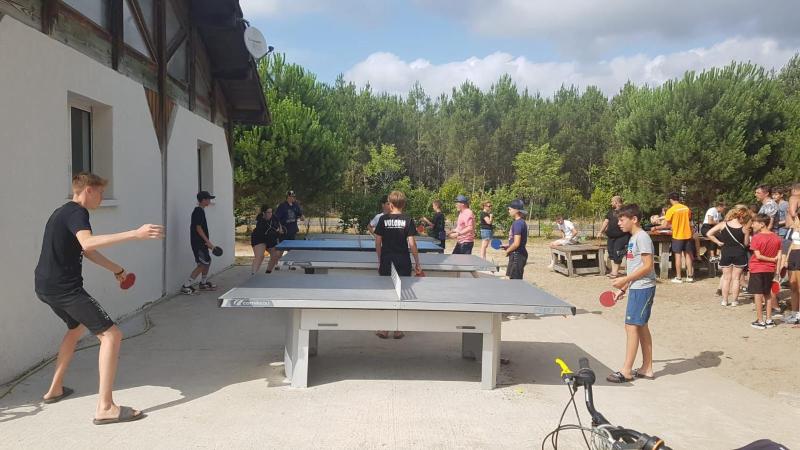 Mobilhome 6 personnes climatisation, TV, lave-vaisselle, 2 salle de bain, 3 chambres au camping Les Vignes à Lit-et-Mixe dans les Landes avec piscine,