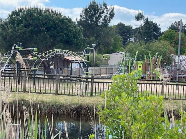 Mobilhome dans camping siblu les Viviers
