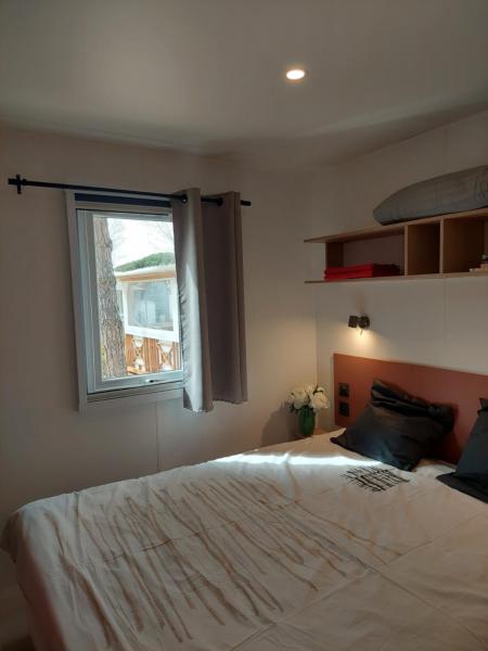 Spacieux mobilhome climatisé 4 P au GRAU du Roi en Camargue