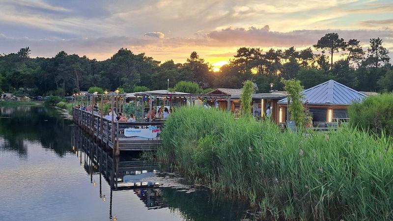 Un toit sur le bassin les viviers