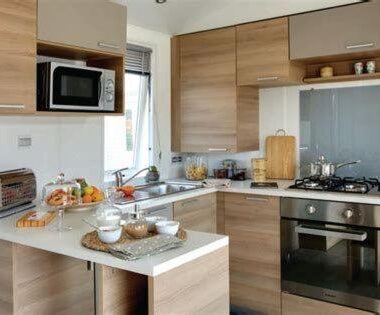 Cuisine équipée dans le mobil-home du Camping 4* 3 CH 2 SDB- Lave linge- Lave vaisselle
