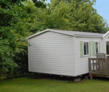 Mobil-home sur pelouse avec terrasse au Camping 4 étoiles Piscine ccab0ea