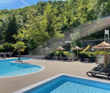 Camping Avec Piscine et Rivière à Tournon sur Rhône Ardèche « Les Foulons »