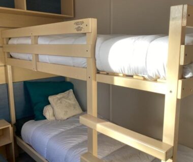 Chambre avec lits superposés au Camping Cœur De Vendée