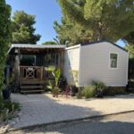 Mobil-home avec terrasse ombragée au Camping Del Mar 264 Mobile Home Excellence
