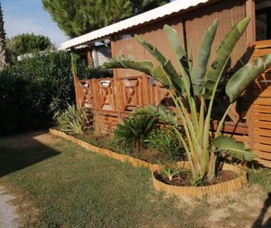 Terrasse et jardin du mobil home O'Hara résidentiel